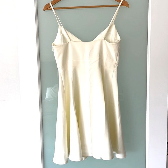 New LIKELY Mini Dress - Picture 2 of 8